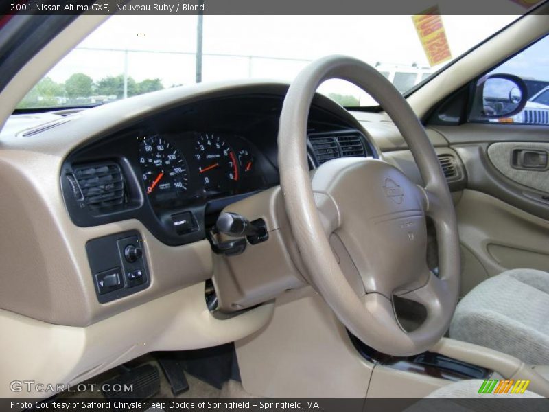 Nouveau Ruby / Blond 2001 Nissan Altima GXE