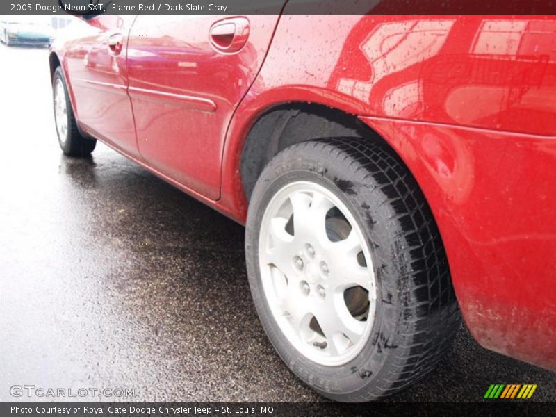Flame Red / Dark Slate Gray 2005 Dodge Neon SXT