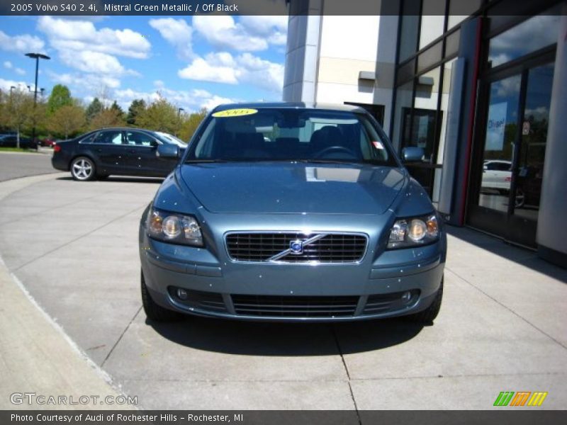 Mistral Green Metallic / Off Black 2005 Volvo S40 2.4i