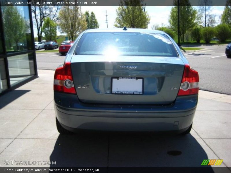 Mistral Green Metallic / Off Black 2005 Volvo S40 2.4i