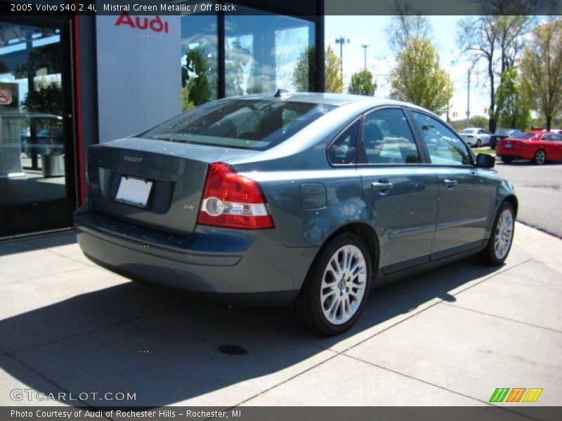 Mistral Green Metallic / Off Black 2005 Volvo S40 2.4i