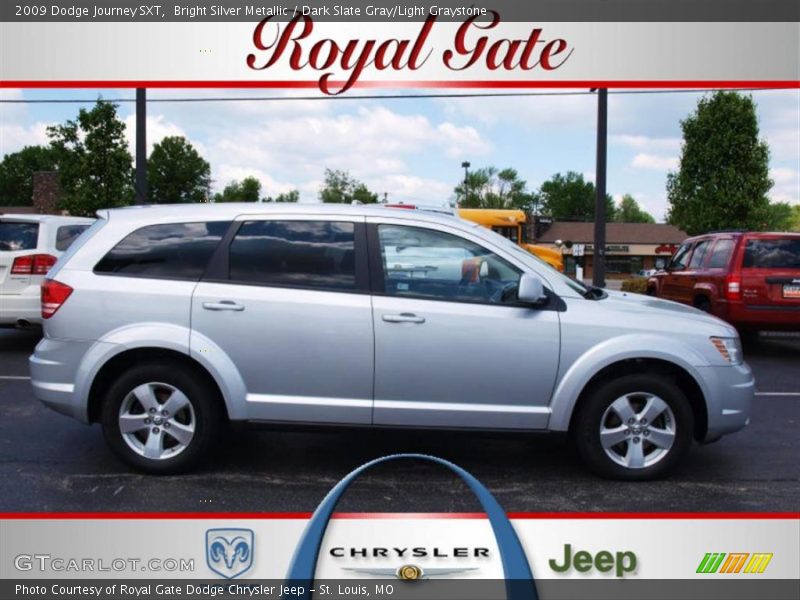 Bright Silver Metallic / Dark Slate Gray/Light Graystone 2009 Dodge Journey SXT