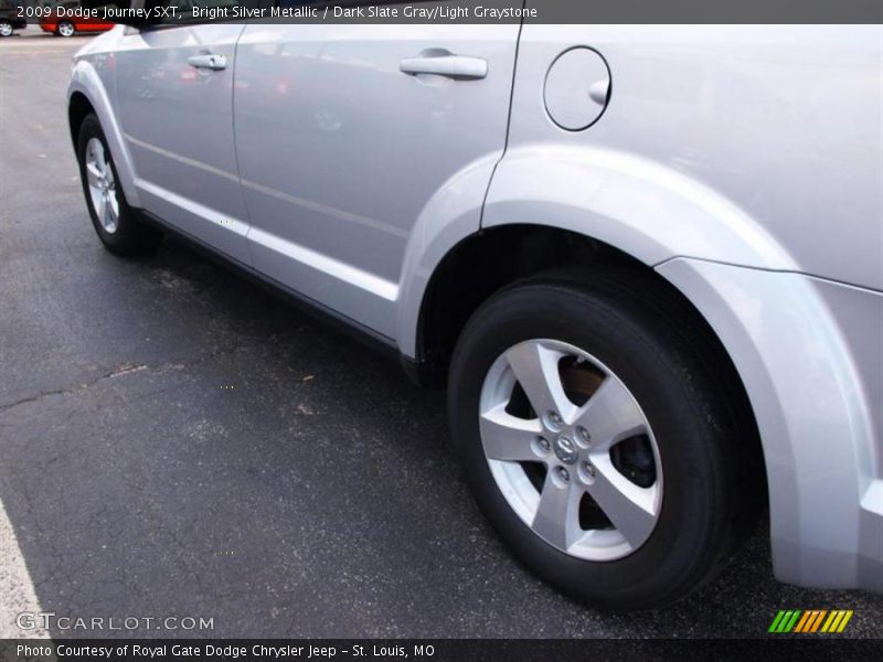 Bright Silver Metallic / Dark Slate Gray/Light Graystone 2009 Dodge Journey SXT