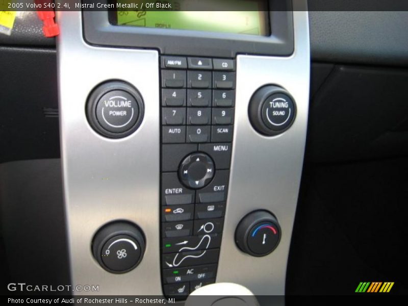 Mistral Green Metallic / Off Black 2005 Volvo S40 2.4i