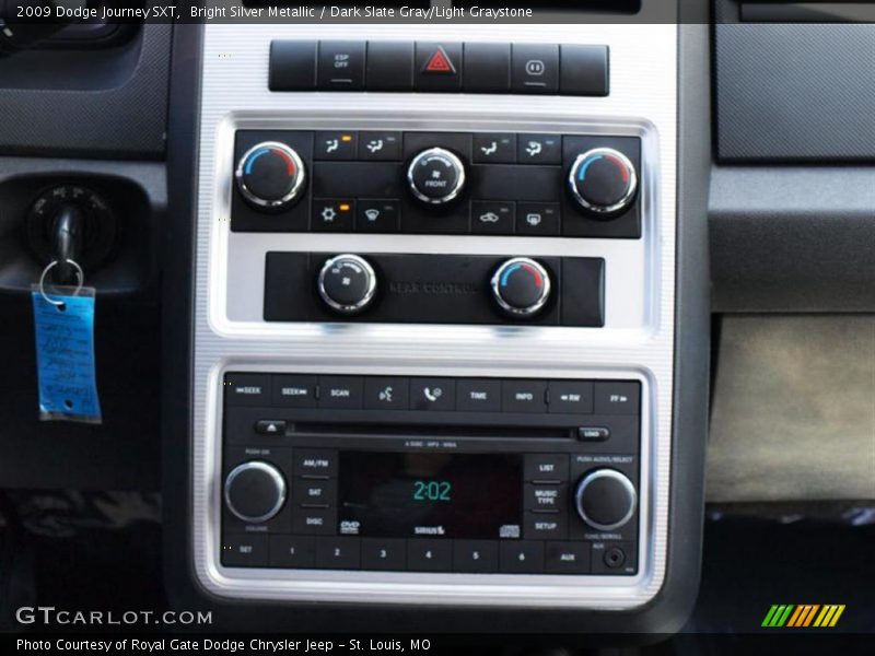 Bright Silver Metallic / Dark Slate Gray/Light Graystone 2009 Dodge Journey SXT