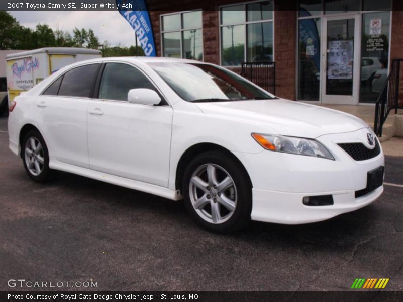 Super White / Ash 2007 Toyota Camry SE