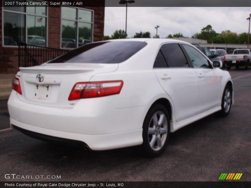 Super White / Ash 2007 Toyota Camry SE