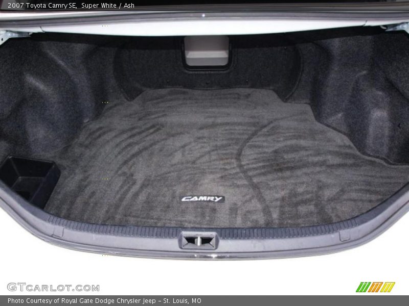 Super White / Ash 2007 Toyota Camry SE