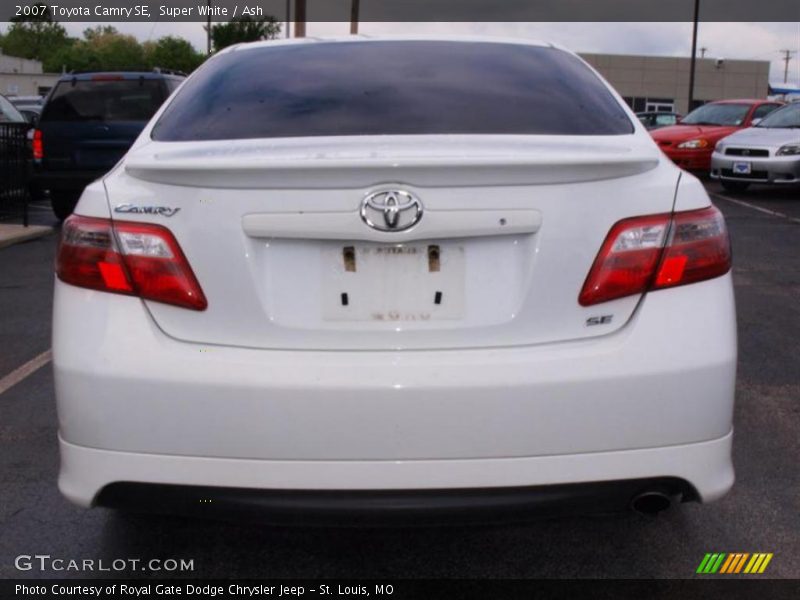 Super White / Ash 2007 Toyota Camry SE