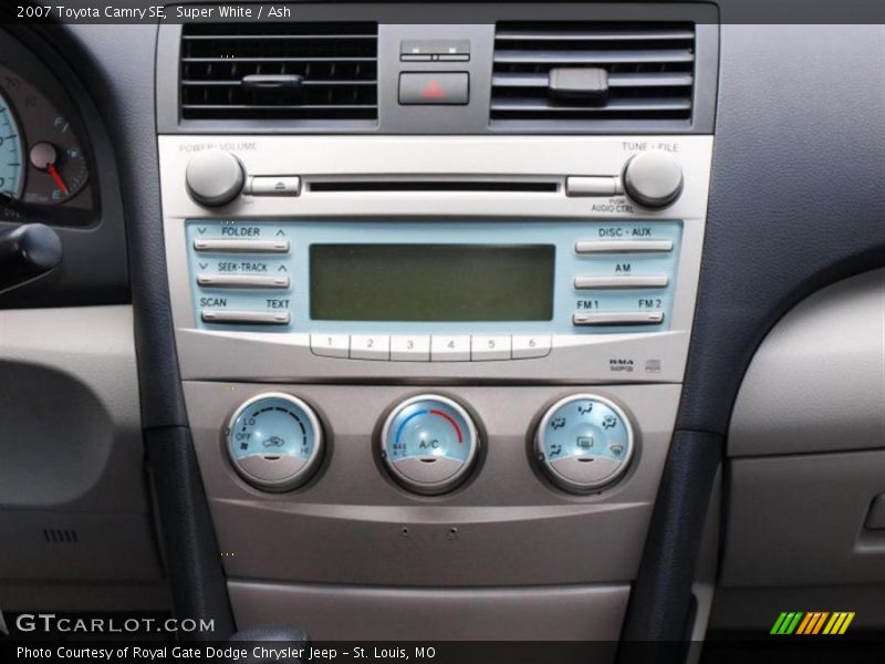 Super White / Ash 2007 Toyota Camry SE