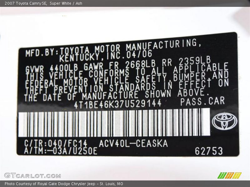 Super White / Ash 2007 Toyota Camry SE