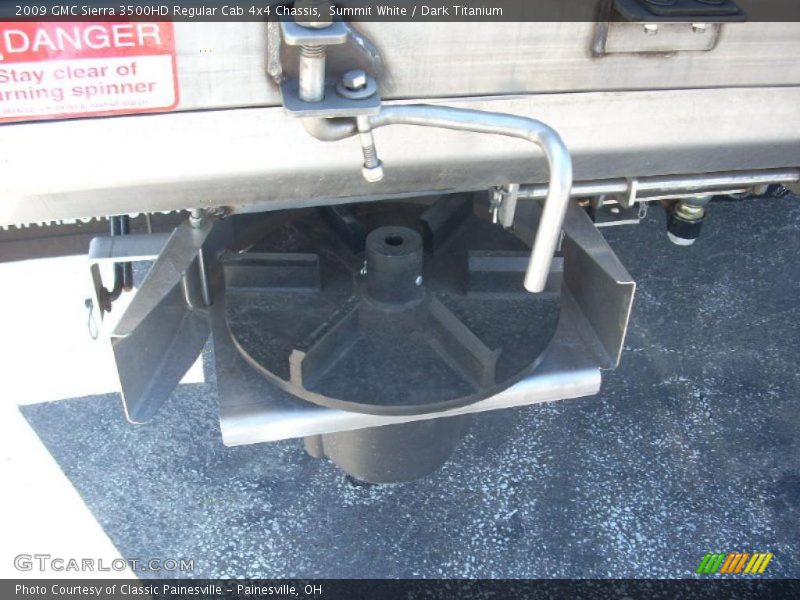 Summit White / Dark Titanium 2009 GMC Sierra 3500HD Regular Cab 4x4 Chassis