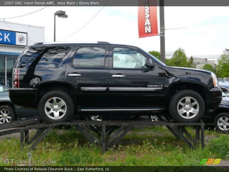 Onyx Black / Ebony Black 2007 GMC Yukon Denali AWD
