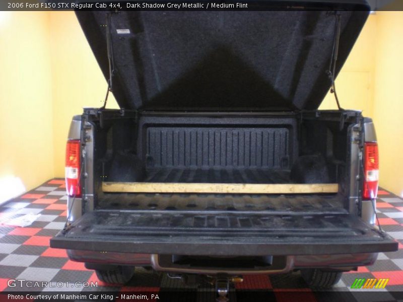 Dark Shadow Grey Metallic / Medium Flint 2006 Ford F150 STX Regular Cab 4x4