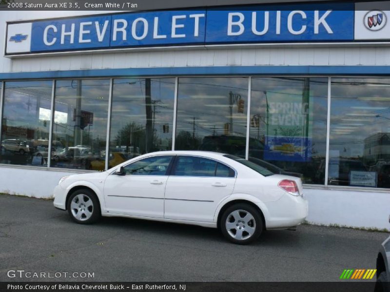 Cream White / Tan 2008 Saturn Aura XE 3.5