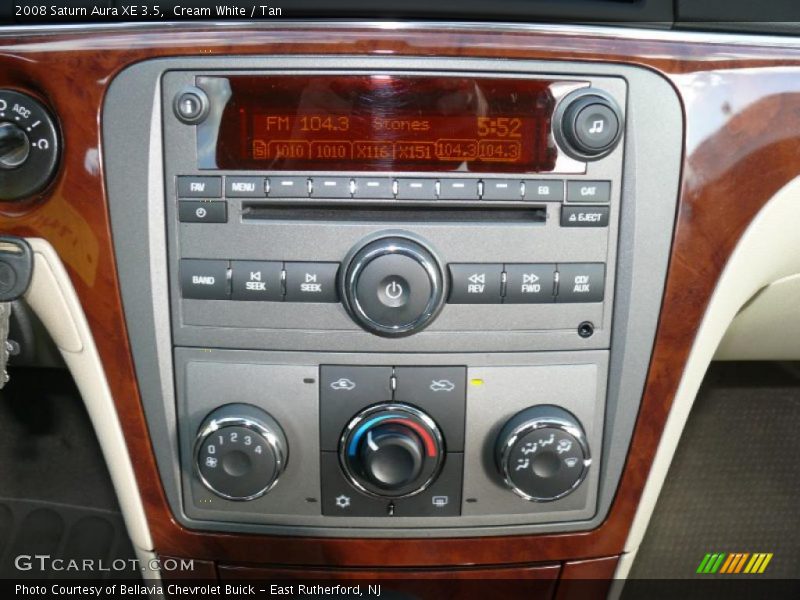 Cream White / Tan 2008 Saturn Aura XE 3.5