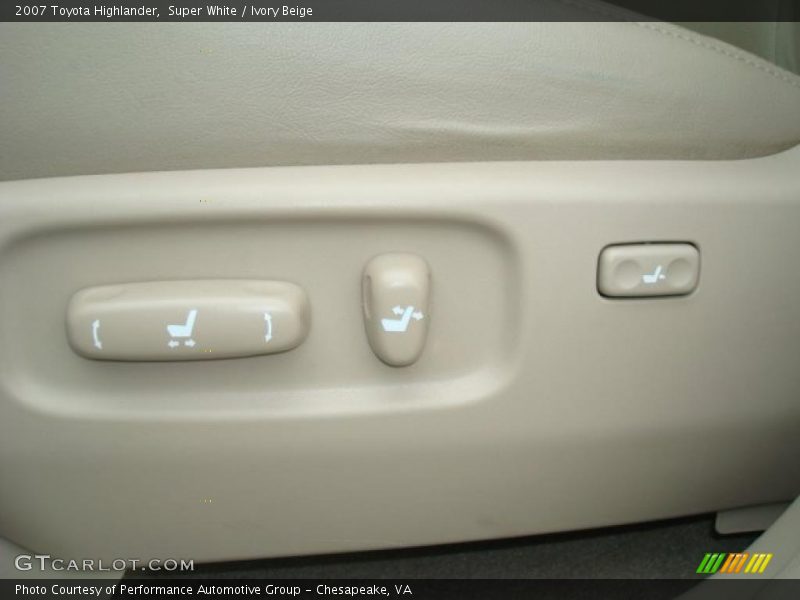 Super White / Ivory Beige 2007 Toyota Highlander