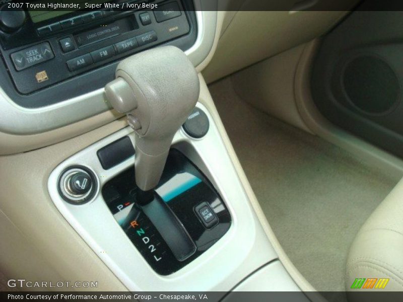 Super White / Ivory Beige 2007 Toyota Highlander