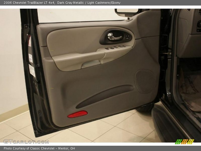 Dark Gray Metallic / Light Cashmere/Ebony 2006 Chevrolet TrailBlazer LT 4x4