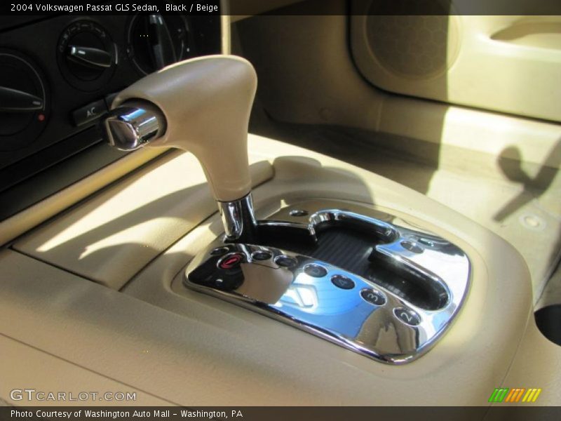 Black / Beige 2004 Volkswagen Passat GLS Sedan