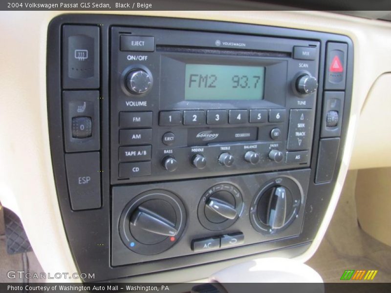 Black / Beige 2004 Volkswagen Passat GLS Sedan