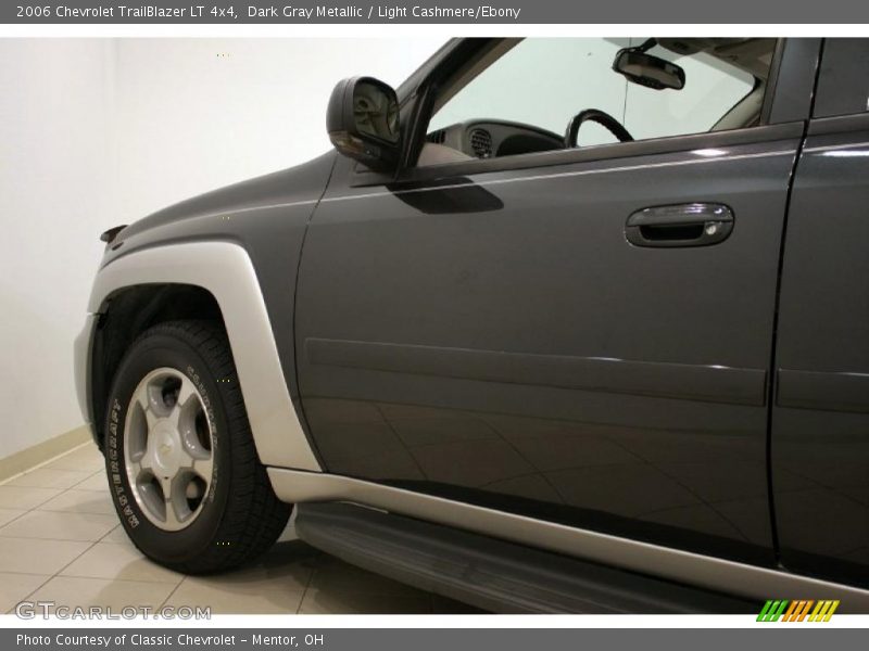Dark Gray Metallic / Light Cashmere/Ebony 2006 Chevrolet TrailBlazer LT 4x4