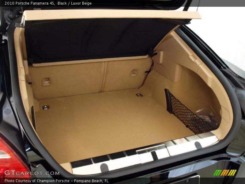 Black / Luxor Beige 2010 Porsche Panamera 4S
