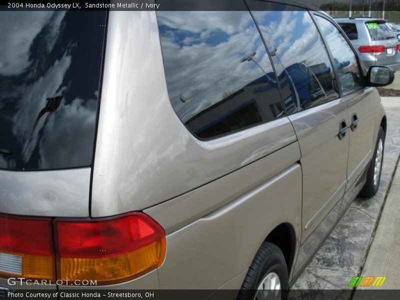 Sandstone Metallic / Ivory 2004 Honda Odyssey LX
