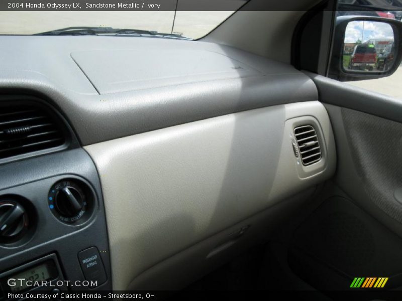 Sandstone Metallic / Ivory 2004 Honda Odyssey LX