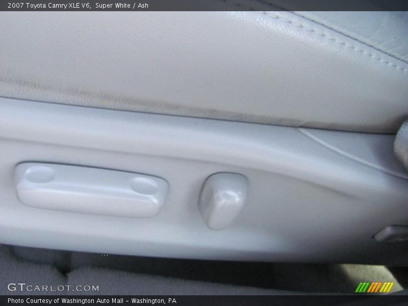 Super White / Ash 2007 Toyota Camry XLE V6