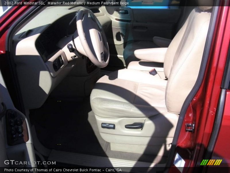 Matador Red Metallic / Medium Parchment Beige 2002 Ford Windstar SEL