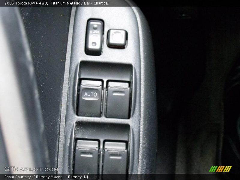 Titanium Metallic / Dark Charcoal 2005 Toyota RAV4 4WD