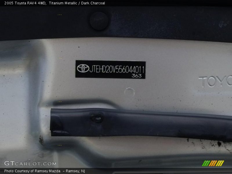 Titanium Metallic / Dark Charcoal 2005 Toyota RAV4 4WD