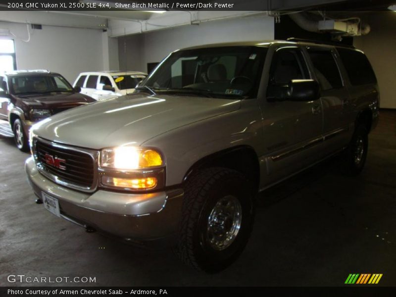 Silver Birch Metallic / Pewter/Dark Pewter 2004 GMC Yukon XL 2500 SLE 4x4