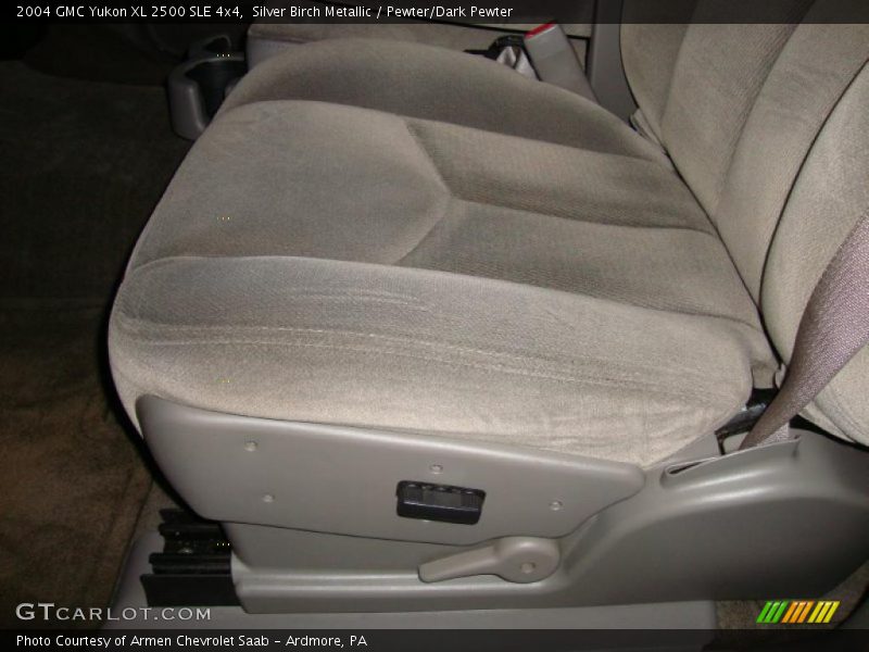 Silver Birch Metallic / Pewter/Dark Pewter 2004 GMC Yukon XL 2500 SLE 4x4