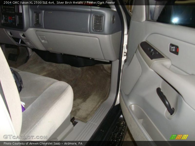 Silver Birch Metallic / Pewter/Dark Pewter 2004 GMC Yukon XL 2500 SLE 4x4