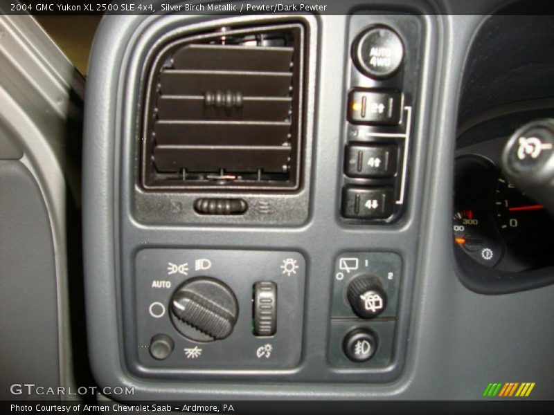 Silver Birch Metallic / Pewter/Dark Pewter 2004 GMC Yukon XL 2500 SLE 4x4