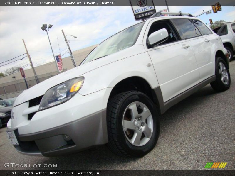 Diamond White Pearl / Charcoal 2003 Mitsubishi Outlander XLS