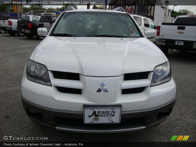Diamond White Pearl / Charcoal 2003 Mitsubishi Outlander XLS
