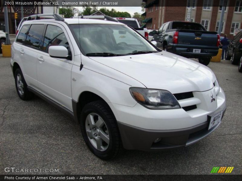 Diamond White Pearl / Charcoal 2003 Mitsubishi Outlander XLS