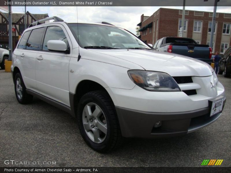 Diamond White Pearl / Charcoal 2003 Mitsubishi Outlander XLS