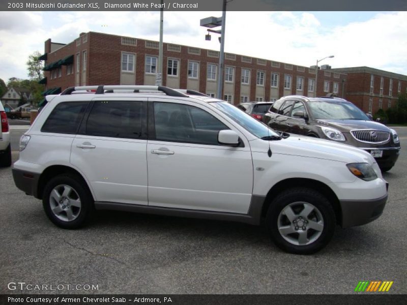 Diamond White Pearl / Charcoal 2003 Mitsubishi Outlander XLS