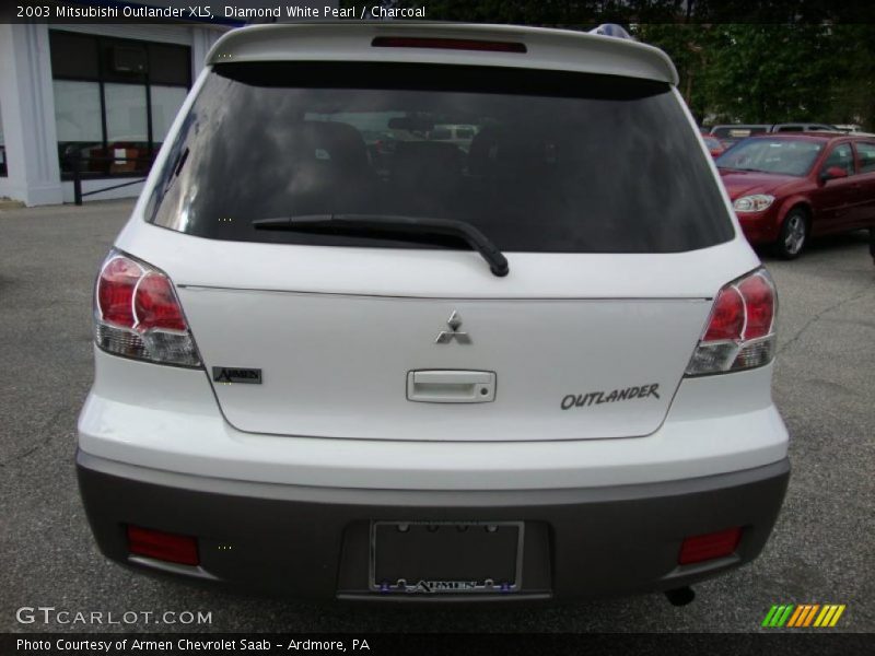 Diamond White Pearl / Charcoal 2003 Mitsubishi Outlander XLS