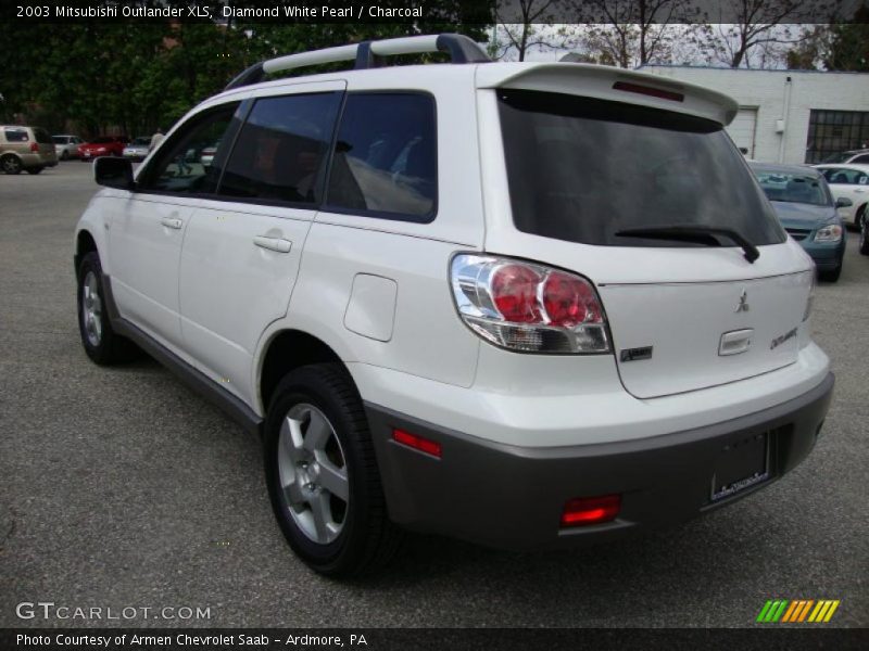 Diamond White Pearl / Charcoal 2003 Mitsubishi Outlander XLS