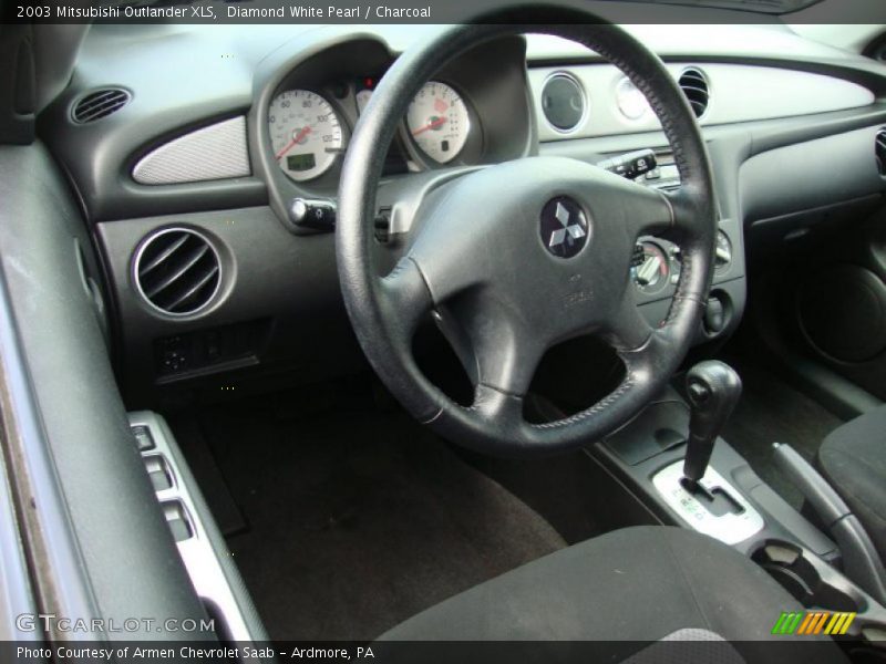 Diamond White Pearl / Charcoal 2003 Mitsubishi Outlander XLS