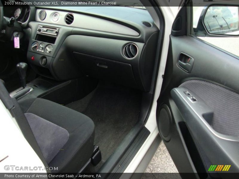 Diamond White Pearl / Charcoal 2003 Mitsubishi Outlander XLS