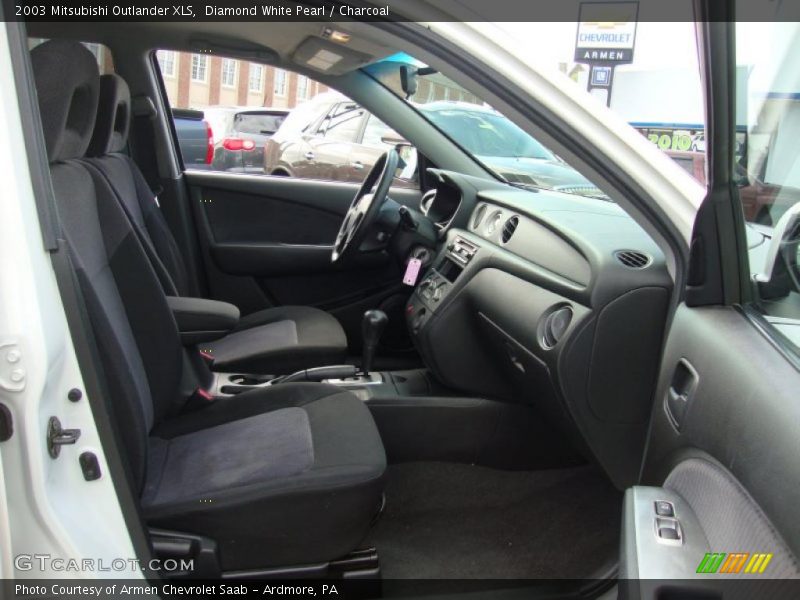 Diamond White Pearl / Charcoal 2003 Mitsubishi Outlander XLS
