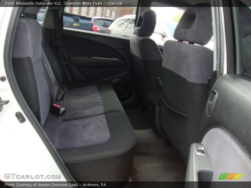 Diamond White Pearl / Charcoal 2003 Mitsubishi Outlander XLS