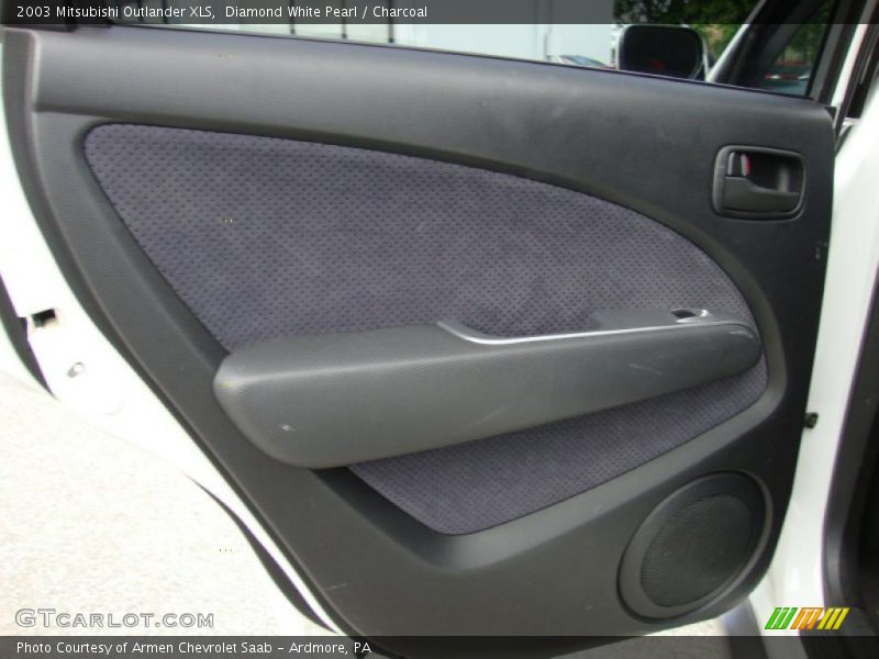 Diamond White Pearl / Charcoal 2003 Mitsubishi Outlander XLS
