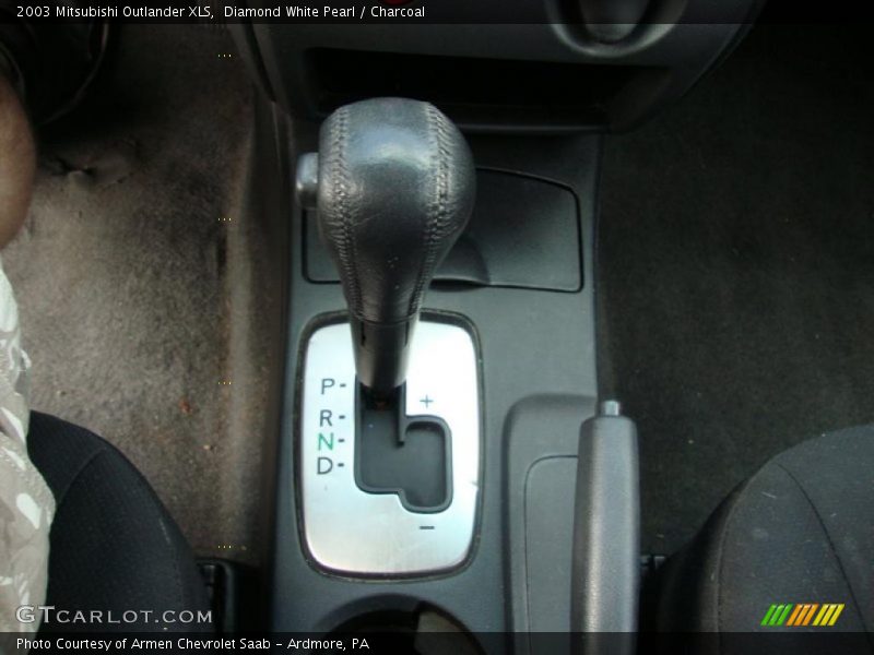 Diamond White Pearl / Charcoal 2003 Mitsubishi Outlander XLS